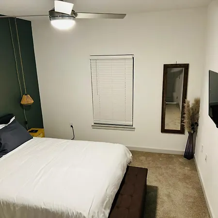 Complete Apartment ,10 Min To Parks Pets Allowed, Resort-Style Amenities